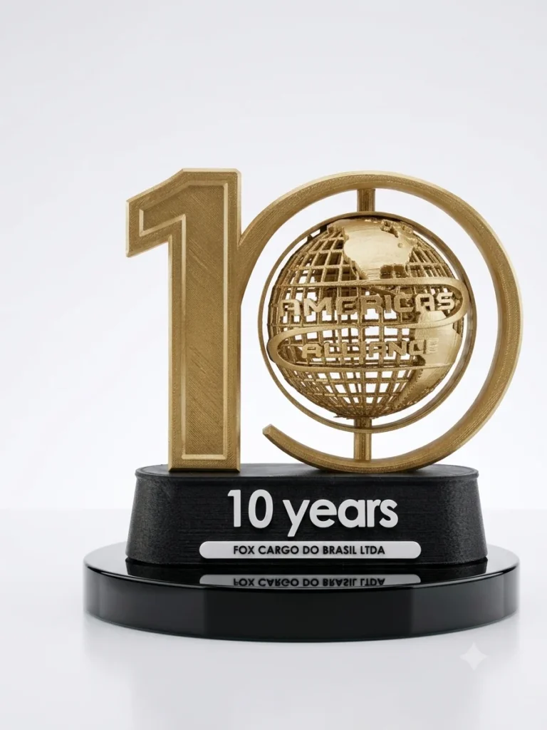 Trofeo aniversario 10 años con globo terráqueo dorado