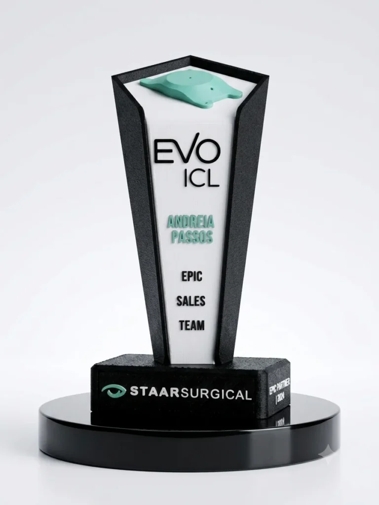 Trofeo corporativo EVO ICL STAAR Surgical, acrílico y metalizado