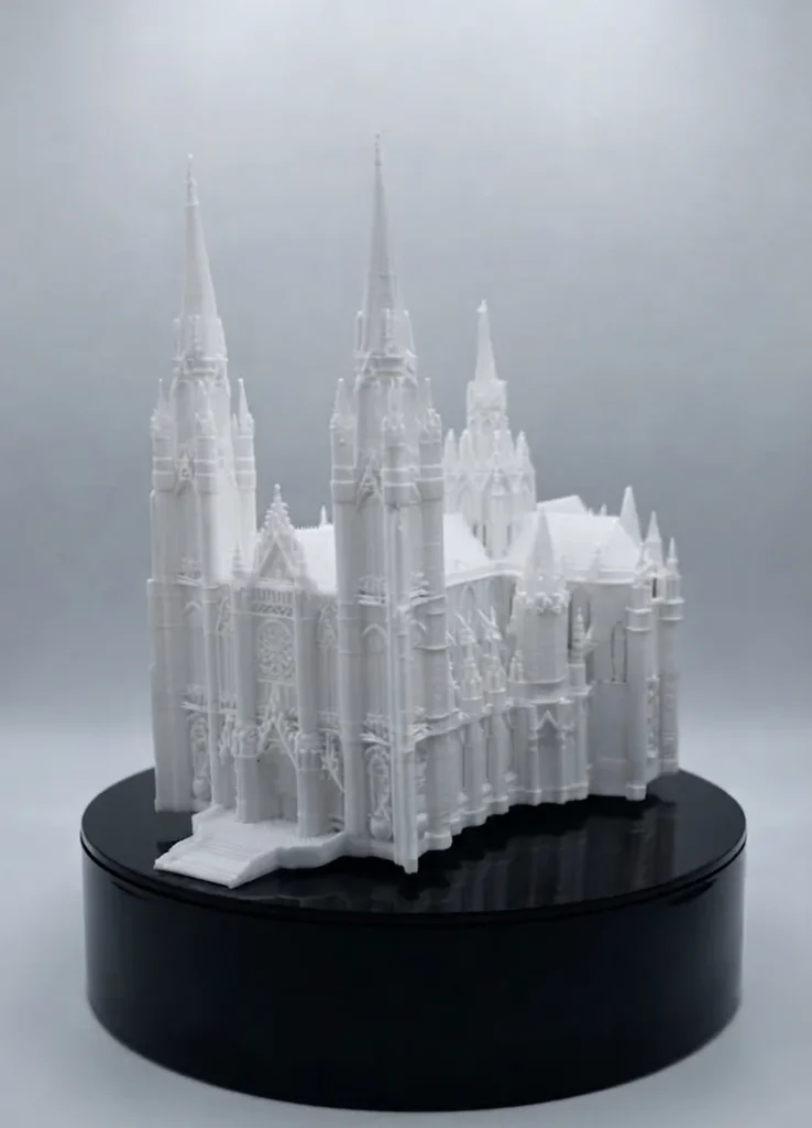 Souvenir a escala de la Catedral de La Plata